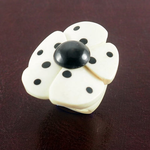 Flower dots Bone Ring | Bague en os - Latitudes Decor
